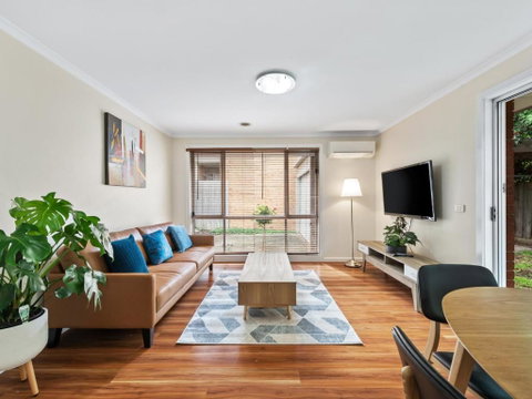 PRIVATE ROOM 4 And PRIVATE ROOM 5 Beside Monash University In Clayton - Food Delivery Shop 2