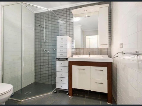 Private Room With Shared Washroom Only In 3bhk Apartment - Food Delivery Shop 2
