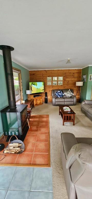 Prom Coast - Beach Abode - Sandy Point - Food Delivery Shop 3
