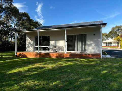 Prom Port Holiday Cottages - Wilsons Prom, Port Welshpool, Whale Watching - Food Delivery Shop 0