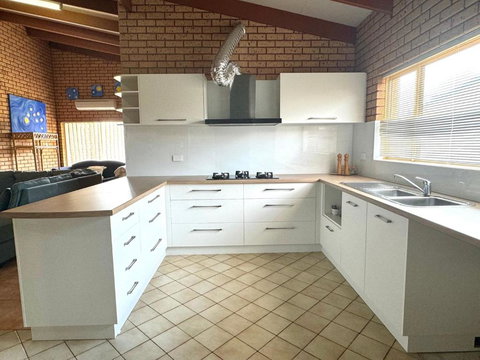 Puggle Palace - Food Delivery Shop 2