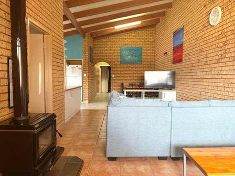 Puggle Palace - Food Delivery Shop 1