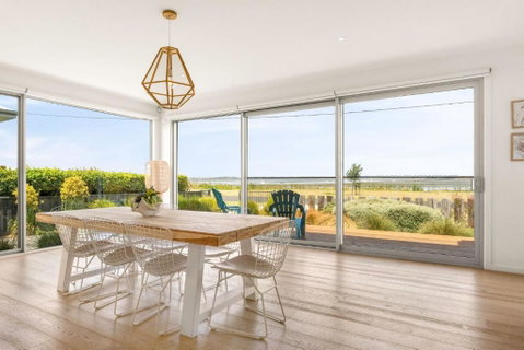 Pukeko Beach House - Food Delivery Shop 1