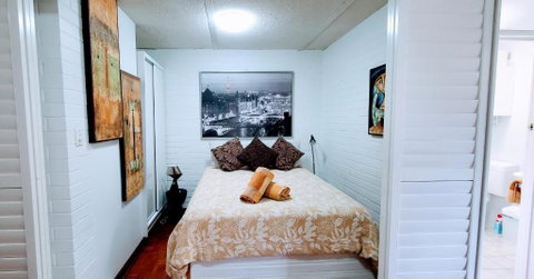 Quaint & Tranquil Subiaco 1 Bedroom Apartment - Food Delivery Shop 1