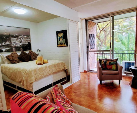 Quaint & Tranquil Subiaco 1 Bedroom Apartment - Food Delivery Shop 2