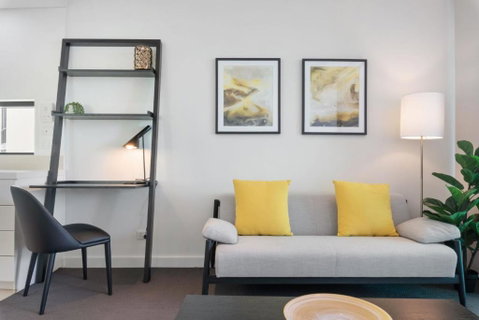 Quattro Apartments - Food Delivery Shop 3
