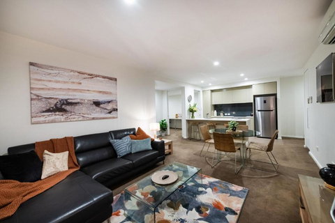 Quayside 127 - Food Delivery Shop 0