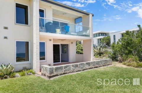 Quintessential Oceanview Apartment In Cottesloe - Food Delivery Shop 3