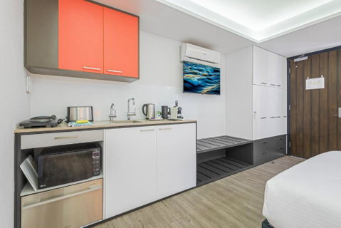 Quirky Studio With Sleek Decor In St Kilda - Food Delivery Shop 1