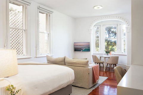 Ravenscourt S Studio Apartment Close To Everything - Food Delivery Shop 0