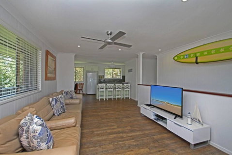 Red Door Beach House - Food Delivery Shop 3