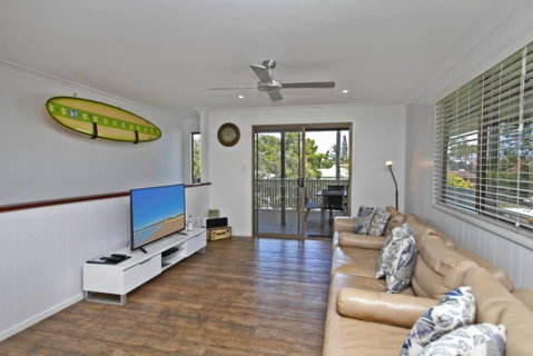 Red Door Beach House - Food Delivery Shop 2