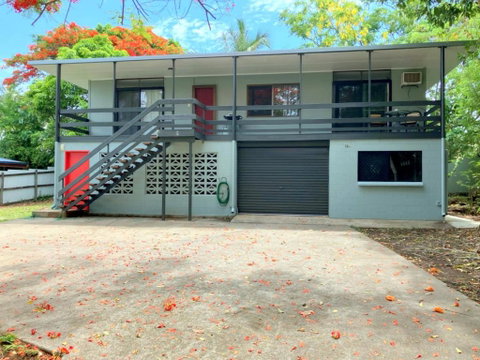 Red Door Cottage - Food Delivery Shop 0
