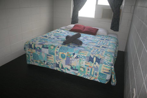 Asylum Cairns Hostel - Food Delivery Shop 1