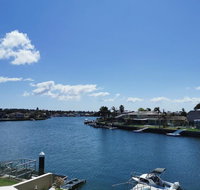 Attached Self Service Waterfront Whole Villa - Sydney - Food Delivery Shop