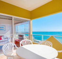 Avalon 4 - right across the road from convent beach - uninterrupted views - Food Delivery Shop