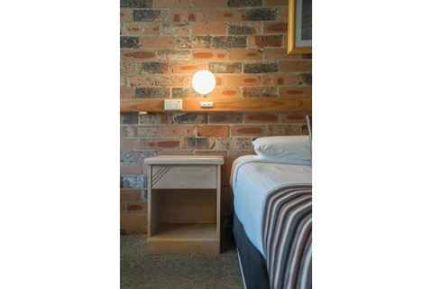 Avoca Beach Hotel - Food Delivery Shop 1