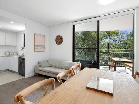 Avoca Beach Pad- 210/14-18 Cape Three Points Rd - Food Delivery Shop 2