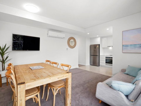 Avoca Beach Pad- 210/14-18 Cape Three Points Rd - Food Delivery Shop 1