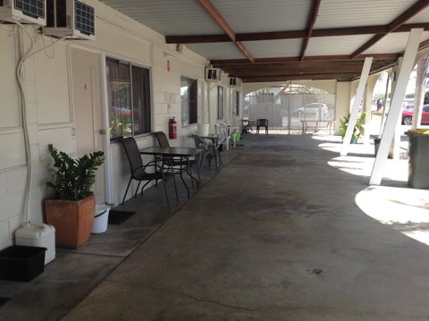 Ayr Max Motel - Food Delivery Shop 2