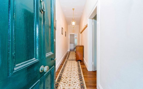Azile 1875 Heritage Victorian Duplex - Food Delivery Shop 0