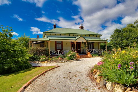 B & B At Winterbrook - Food Delivery Shop 0