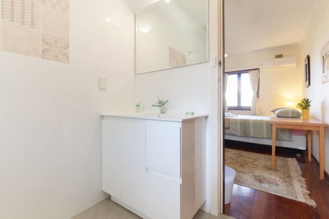 B8 Cafes, Resturants, UWA Close To SCGH - Food Delivery Shop 0