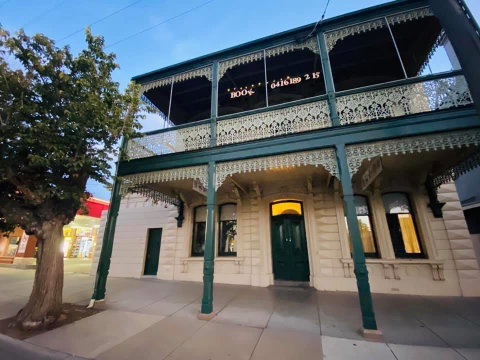 Balcony Level - Heygarth House - Port Of Echuca Townhouse - Food Delivery Shop 0