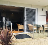 Balmoral Apartment Binalong Bay - Food Delivery Shop