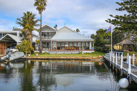 Bancroft Bay Frontage - Food Delivery Shop 0