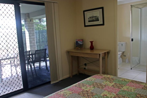 Banksia And Acacia Apartments - Food Delivery Shop 3