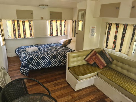 Bateman Bay Holiday Park & Batemans Bay YHA - Food Delivery Shop 0