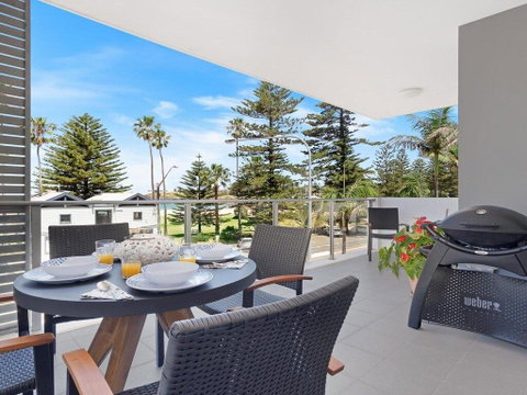 Bathers At The Beach - Across From Surf Beach - Food Delivery Shop 0