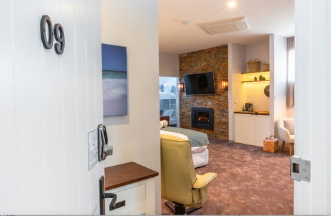 Bay Of Fires Apartments - Food Delivery Shop 0