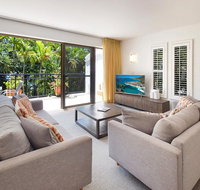 Bayona Apartments - Food Delivery Shop