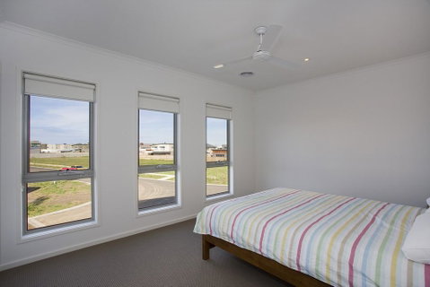 Beach & Golf Stays, Australia - Food Delivery Shop 1