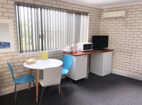 Beach Park Motel - Food Delivery Shop 1