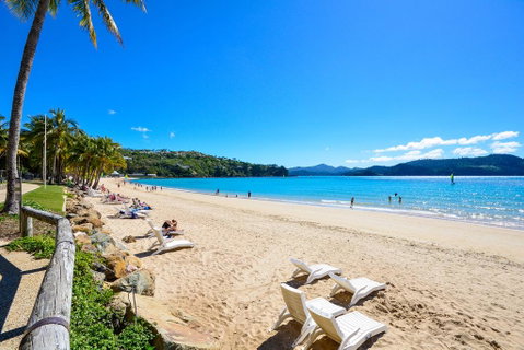 Beachfront Hamilton Island - Food Delivery Shop 2