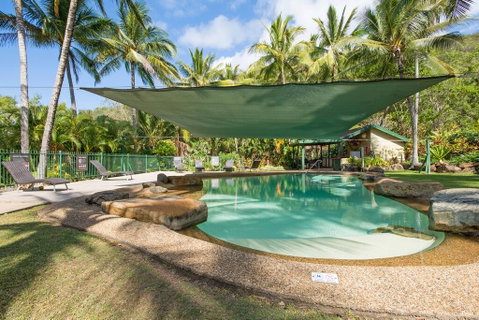 Beachfront Hamilton Island - Food Delivery Shop 1