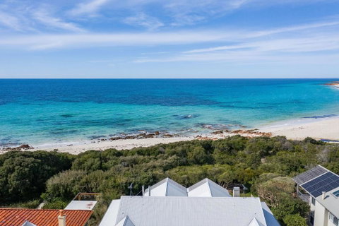 Beachfront On Eagle Bay - Food Delivery Shop 0