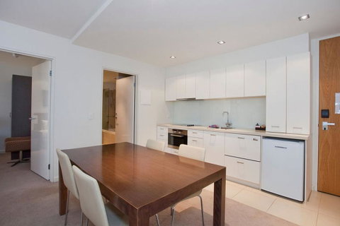 Beachfront Resort Torquay, Australia - Food Delivery Shop 1