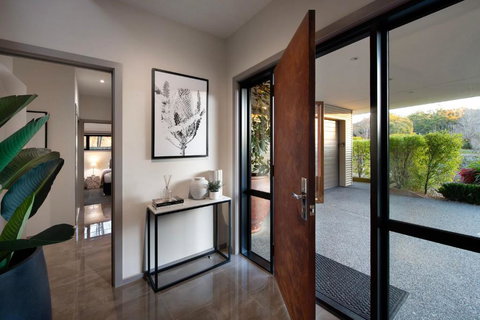 Retreat Lake Daylesford - Free Wifi - Food Delivery Shop 1