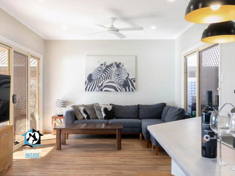 Renovated Beautiful Holiday Home With A Private Beach & Stunning Views! - Food Delivery Shop 3