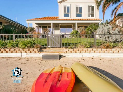 Renovated Beautiful Holiday Home With A Private Beach & Stunning Views! - Food Delivery Shop 1