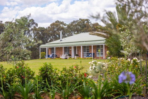 Redims Hill Cottage - Food Delivery Shop 0