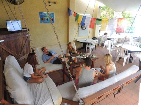 Reef Lodge Backpackers - Food Delivery Shop 3