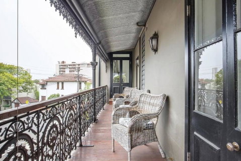Refined Paddington Corner Terrace With Parking - Food Delivery Shop 3