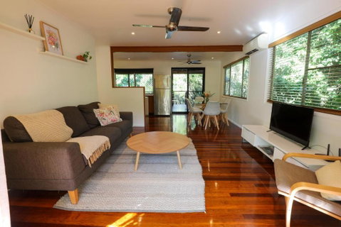 Regent Bower Cottage - Food Delivery Shop 1