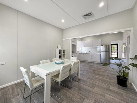 Relax At Gossan - Food Delivery Shop 0