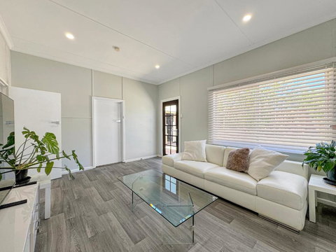 Relax At Gossan - Food Delivery Shop 3